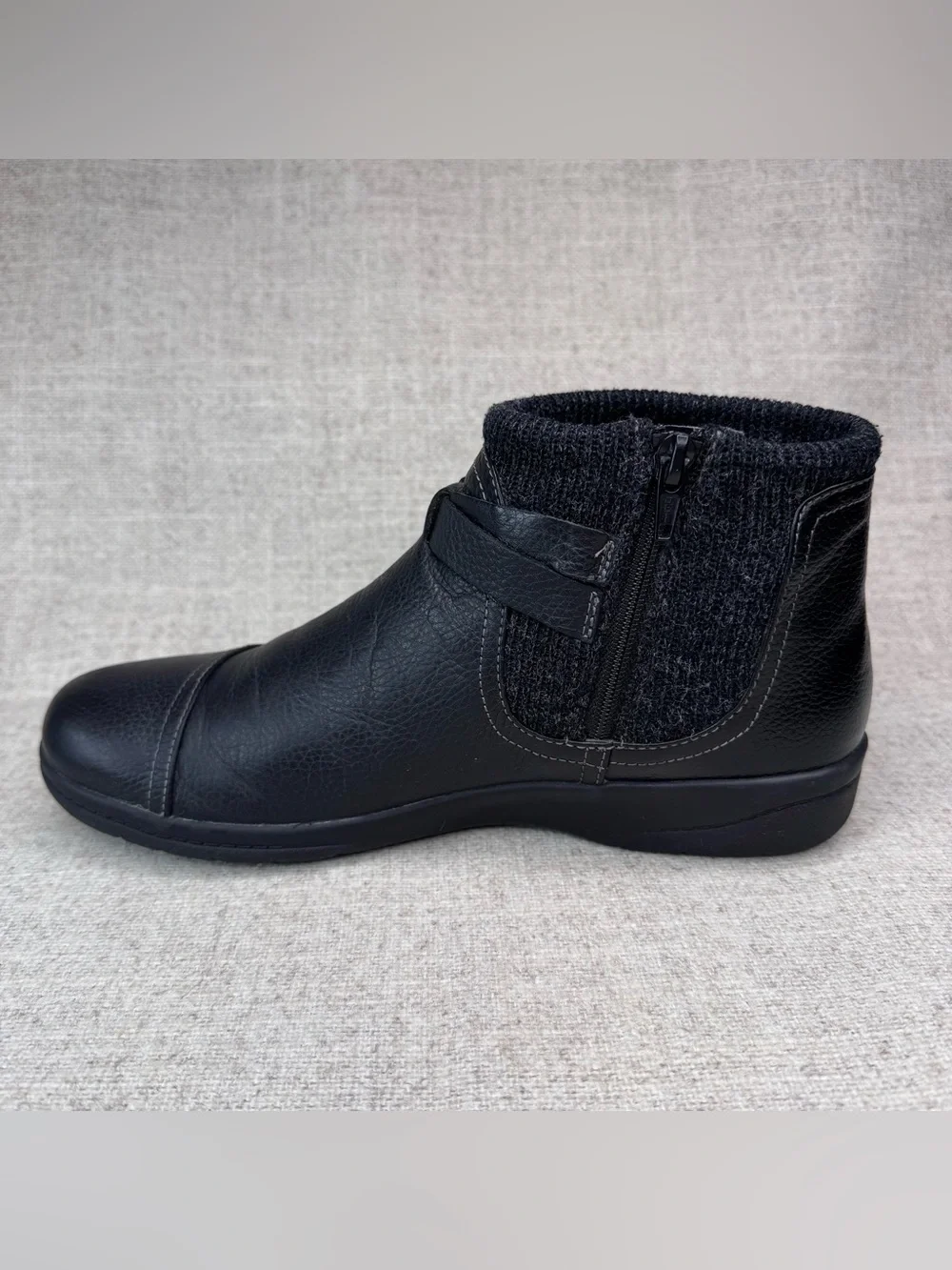 Clarks Black Leather Cheyn Ankle Boots size‎ 8.5 knit sweater ankle, wrap strap
